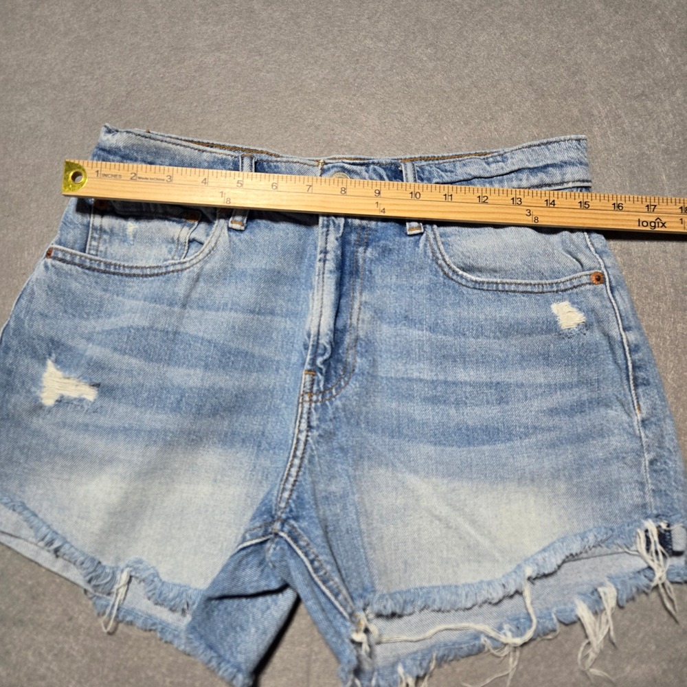Lucky Brand Relaxed Short Womens 4/27 Light Wash Distressed Raw Hem Denim Shorts - Picture 8 of 10